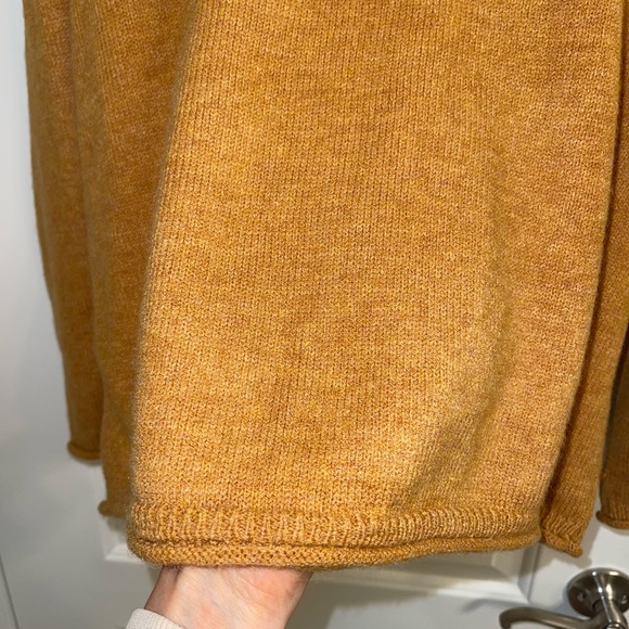 Blue B collection sweater - Picture 5 of 5